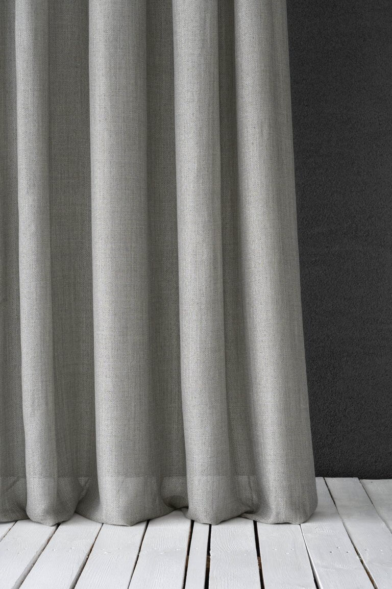 Silent Hanging Curtain